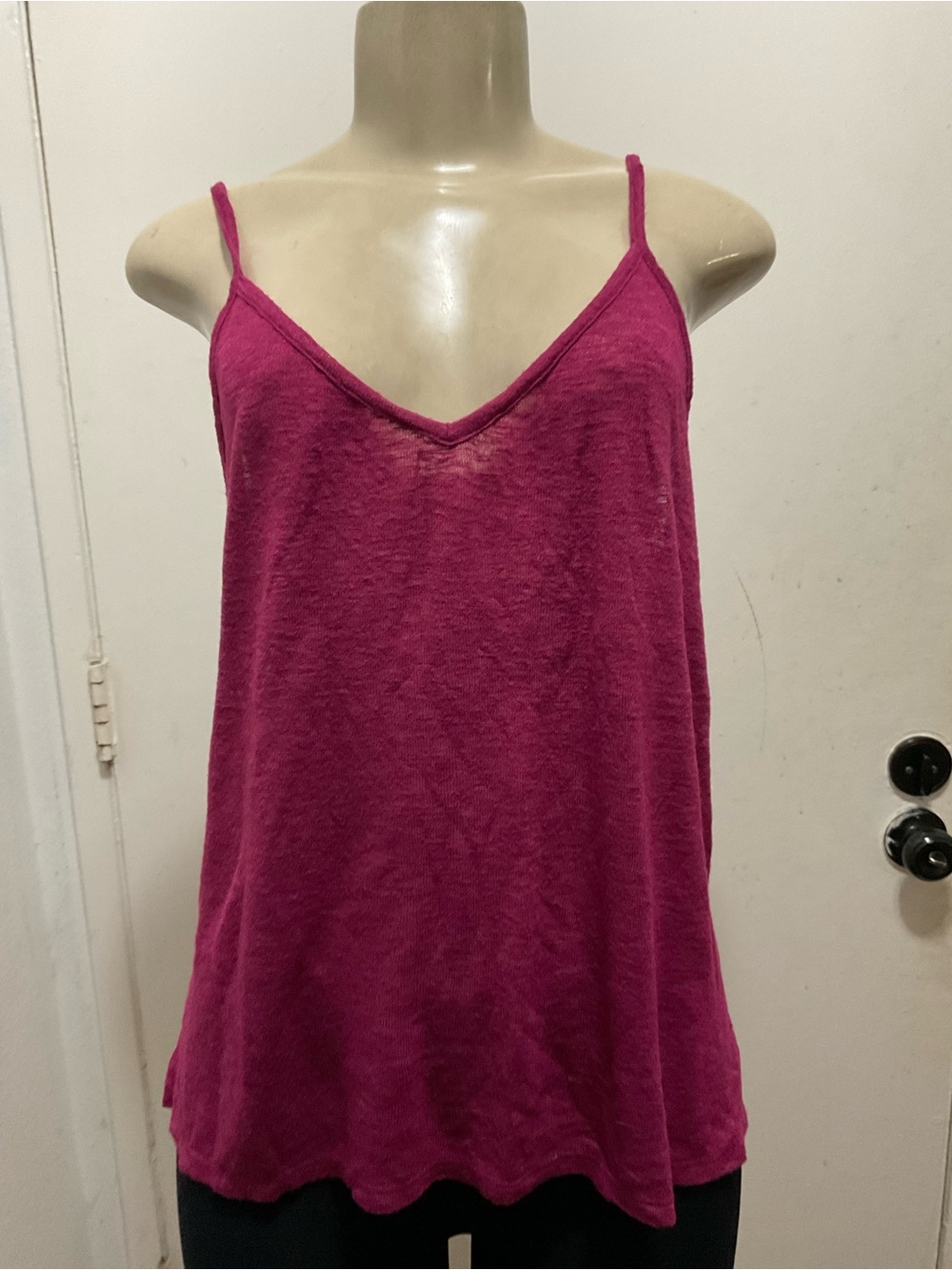 Mudd women’s Fuchsia Spaghetti Strap V-Neck Tank Top size XL